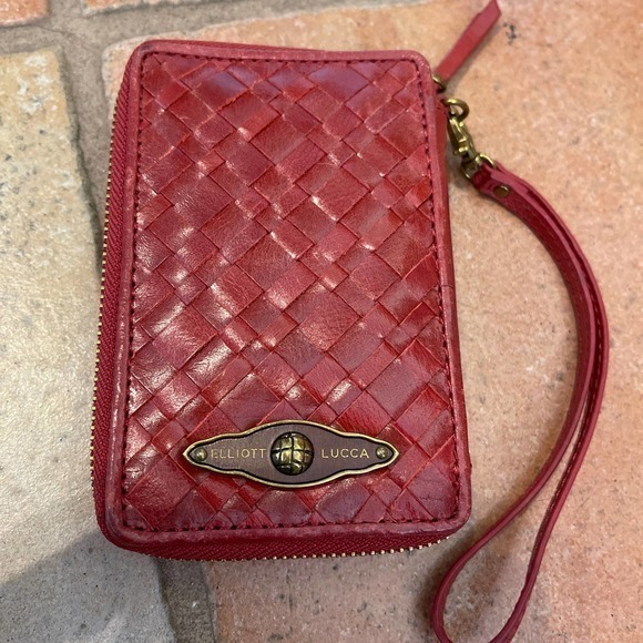 Elliott Lucca Handbags - Elliott Lucca leather clutch wallet